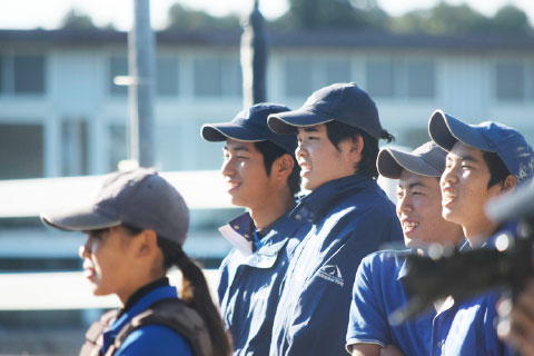 実践型の授業を受ける学生たち